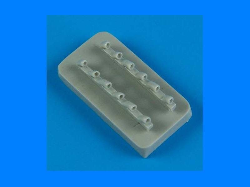 QB72384 Yak-3 exhaust 1/72